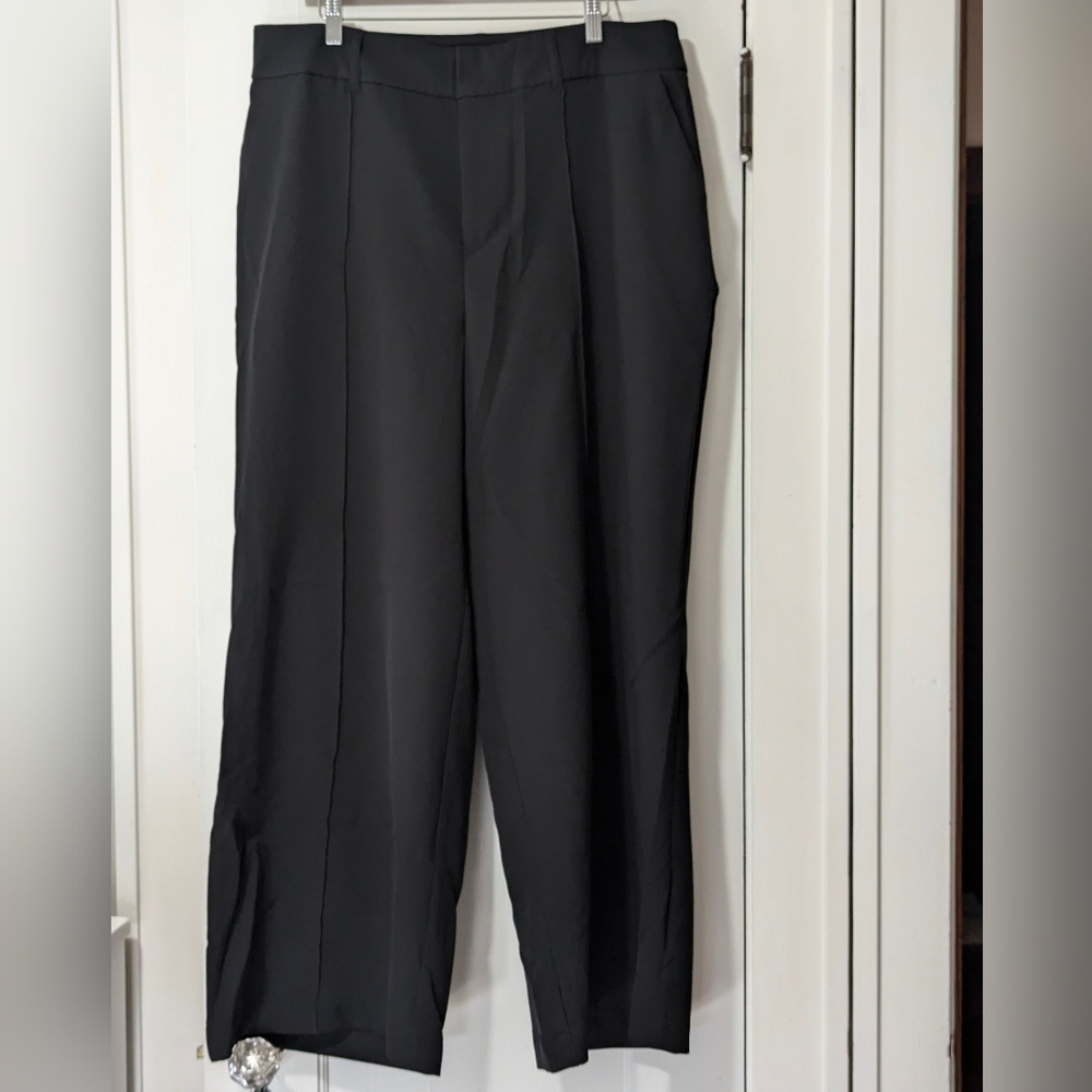 Elegant Black Wide-Leg Trousers
